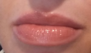 Honest Beauty Lip Gloss in Creative Kiss - swatch