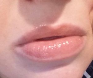 Honest Beauty Lip Gloss in Creative Kiss - swatch