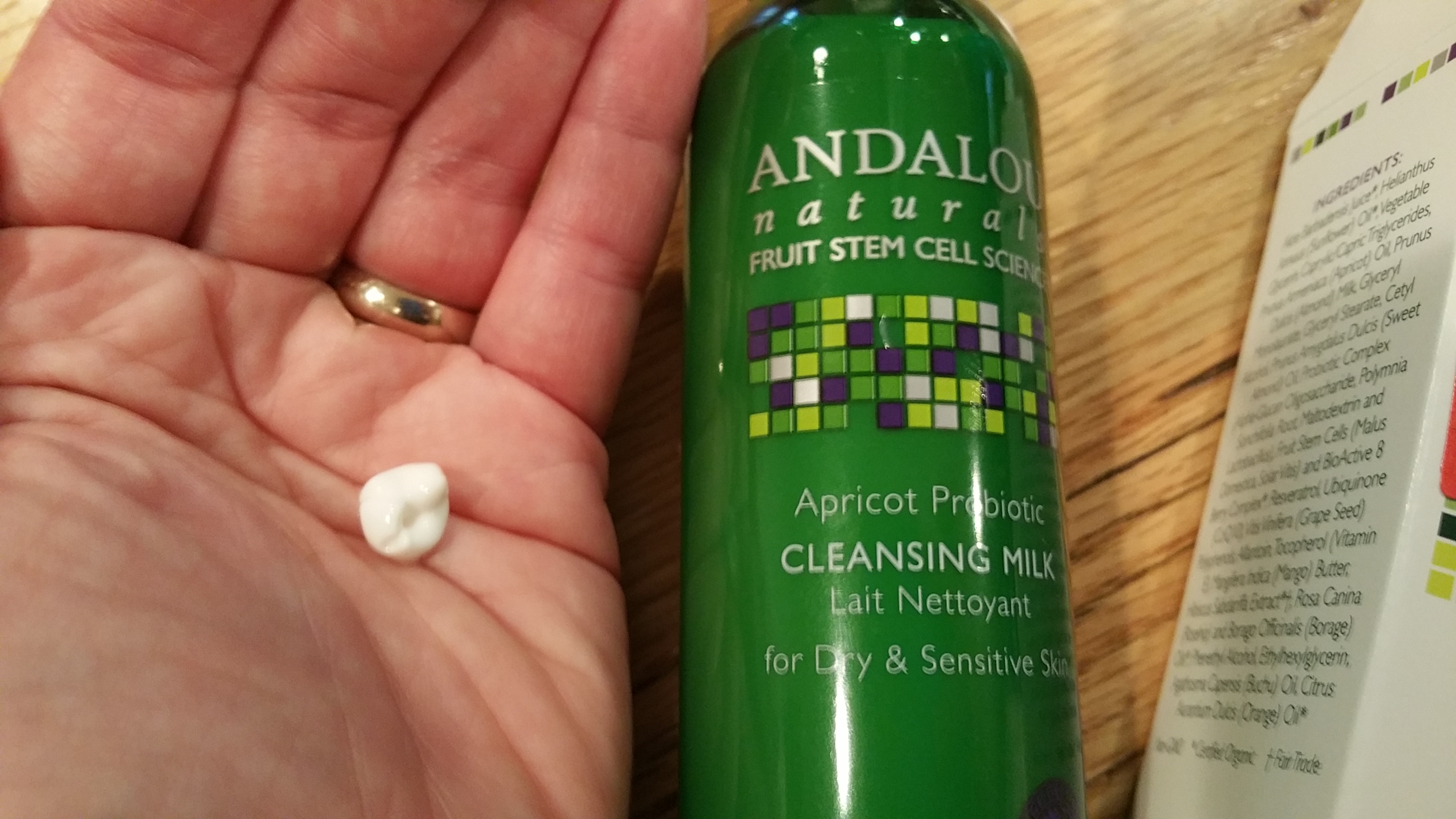 Review of Andalou Naturals Apricot Probiotic Cleansing Milk